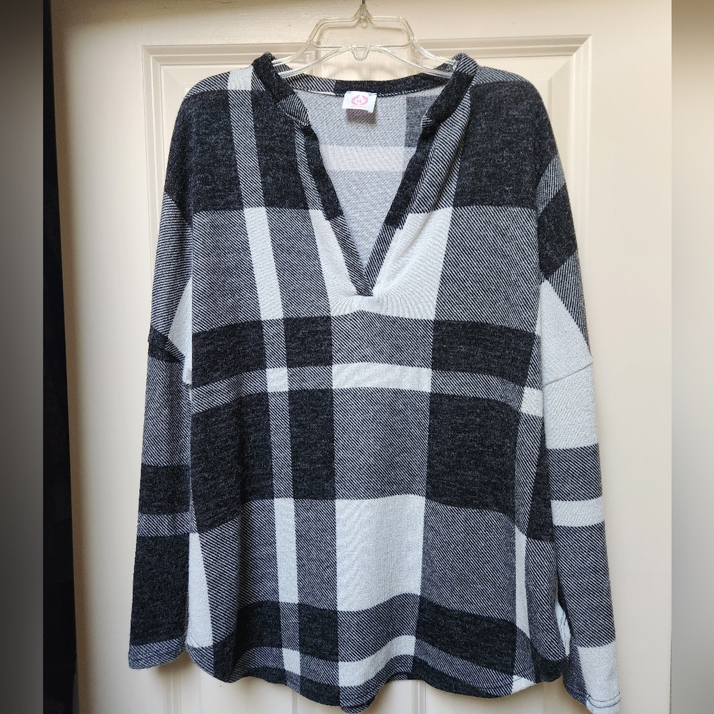 Wanna Be Black and White Plaid V-Neck Top